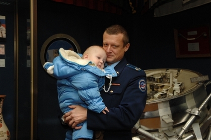 Дмитрий и Славик. Фото пресс-службы Роскосмоса