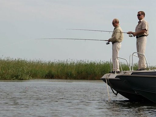 Дмитрий Медведев и Владимир Путин на рыбалке