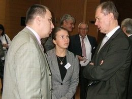 Вера Мысина (в центре). Фрагмент фото с сайта Совета молодых ученых РАН.