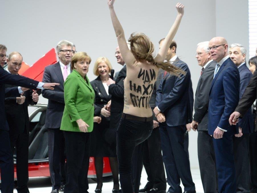 http://www.polit.ru/media/photolib/2013/04/08/femen_1365416258.jpg