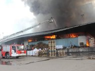 Пожар на складе 