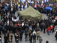 Киевляне митингуют против остановки переговоров по ассоциации с ЕС