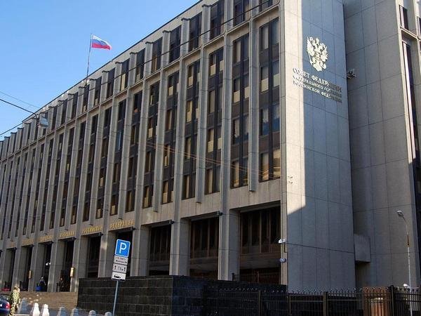 В Совфеде составили список потенциально нежелательных в Российской Федерации СМИ В Совфеде составили список потенциально нежелательных в Российской Федерации СМИ