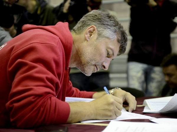 Мэр Екатеринбурга Евгений Ройзман может не собрать подходящего числа подписей муниципальных депутатов