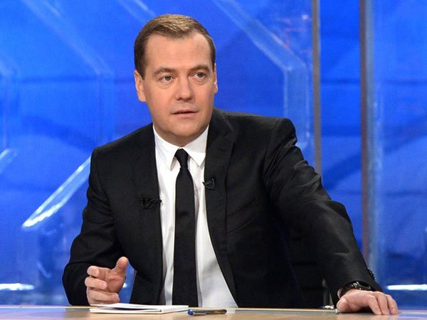 Российская Федерация не будет участвовать в «гонке санкций» с Западом — Медведев