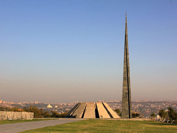Стелла жертвам геноцида Армянского народа в Ереване 