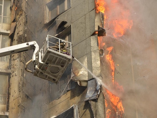 Пожар в многоэтажном доме в Красноярске