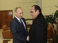 Владимир Путин и Франсуа Олланд в аэропорту Внуково-2