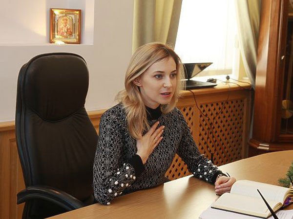 Наталья Поклонская показала СМИ дом родителей и служебную квартиру
