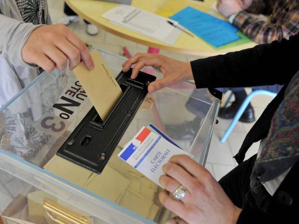 Явка на выборах во Франции составляет чуть не менее 35%