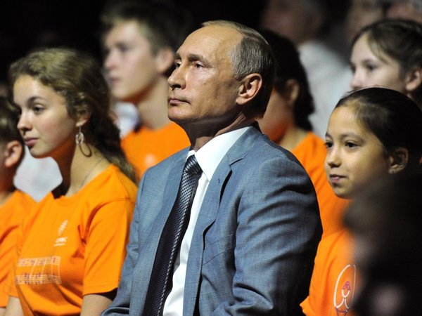 Владимир Путин в образовательном центре для одаренных детей «Сириус»