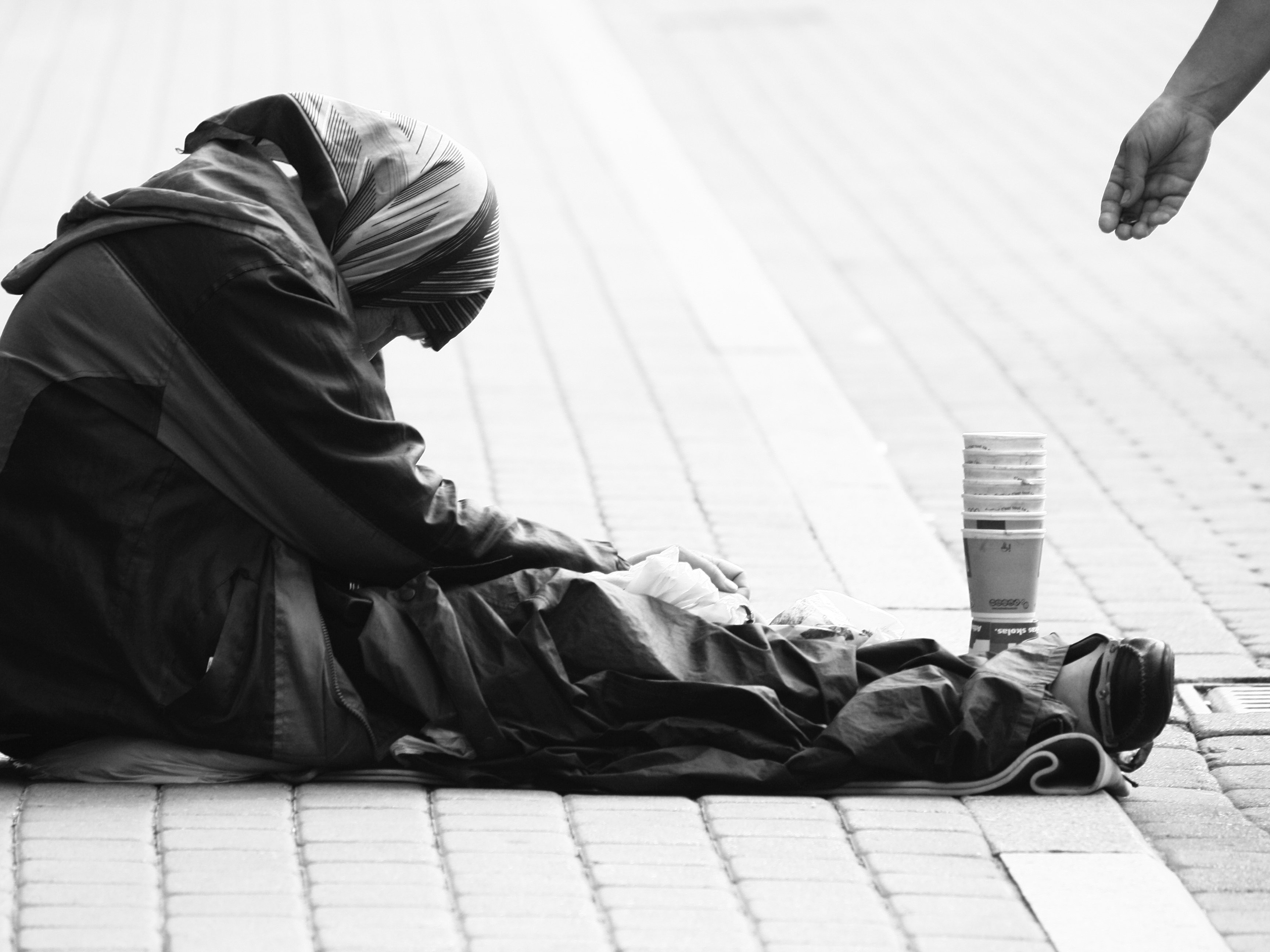 Бедность Бедность