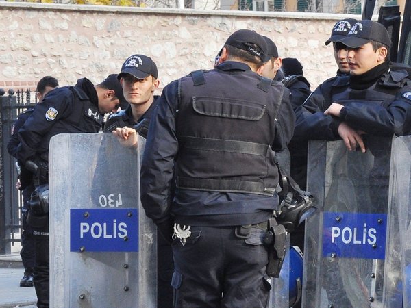 Стамбул, полиция в оцеплении