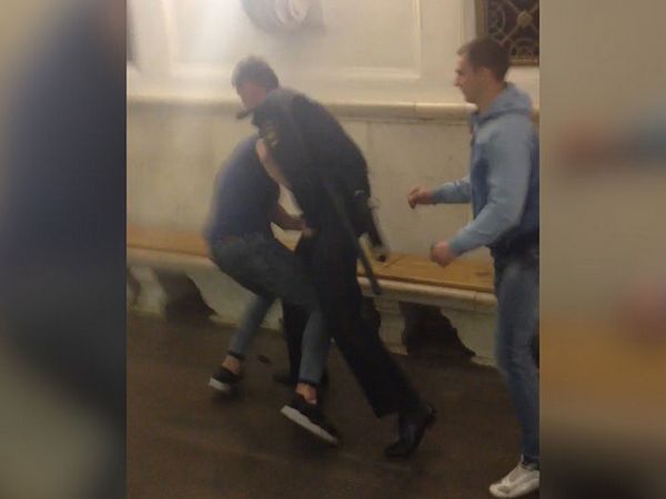 Нападение на полицейского в московском метро