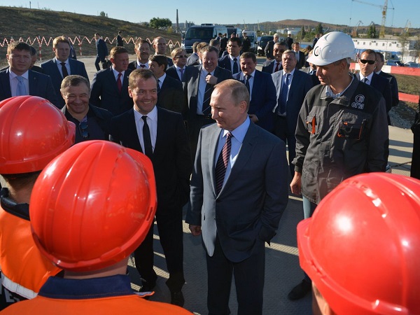 Владимир Путин и Дмитрий Медведев в Крыму