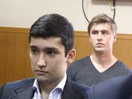 Руслан Шамсуаров (слева) и Виктор Усков на предварительных слушаниях в Гагаринском районном суде. 31 августа 2016 г.