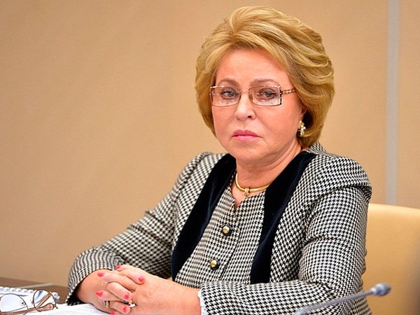 Матвиенко искренне нарекла В.Путина победителем террористов в Сирии Матвиенко искренне нарекла В.Путина победителем террористов в Сирии