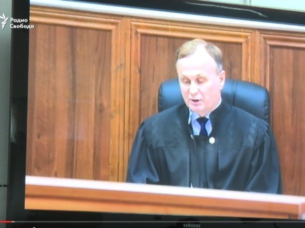 Суд продолжает рассматривать дело о госизмене Януковича