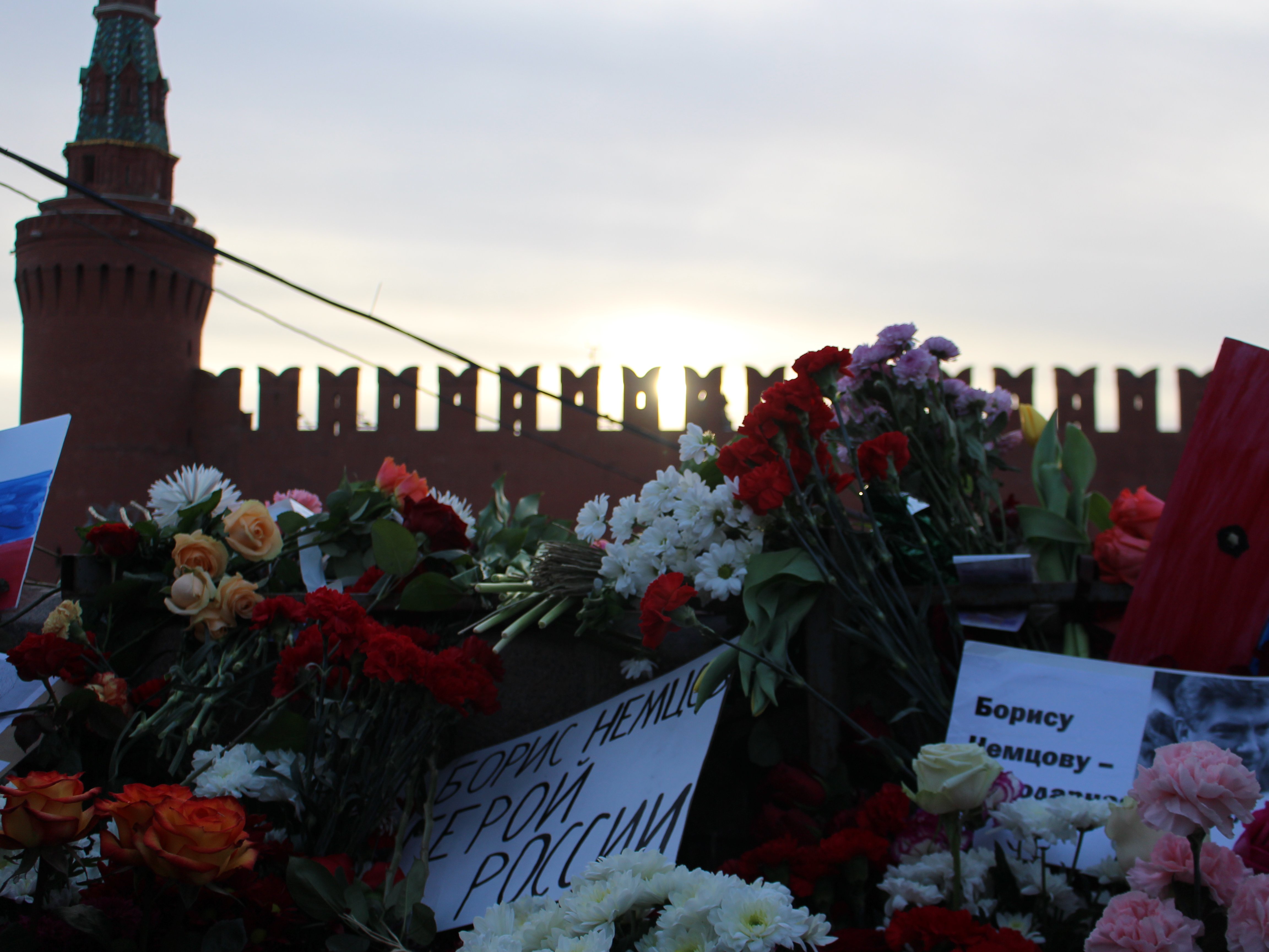 В мэрии столицы приняли решение благоустроить место убийства Бориса Немцова
