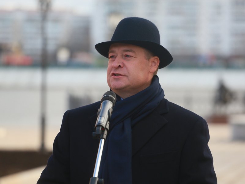 Леонид Маркелов заработал в течении следующего года 3 млн руб. Леонид Маркелов заработал в течении следующего года 3 млн руб.