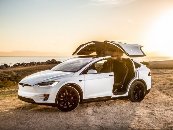 Tesla Model X разбили в рамках краш-теста