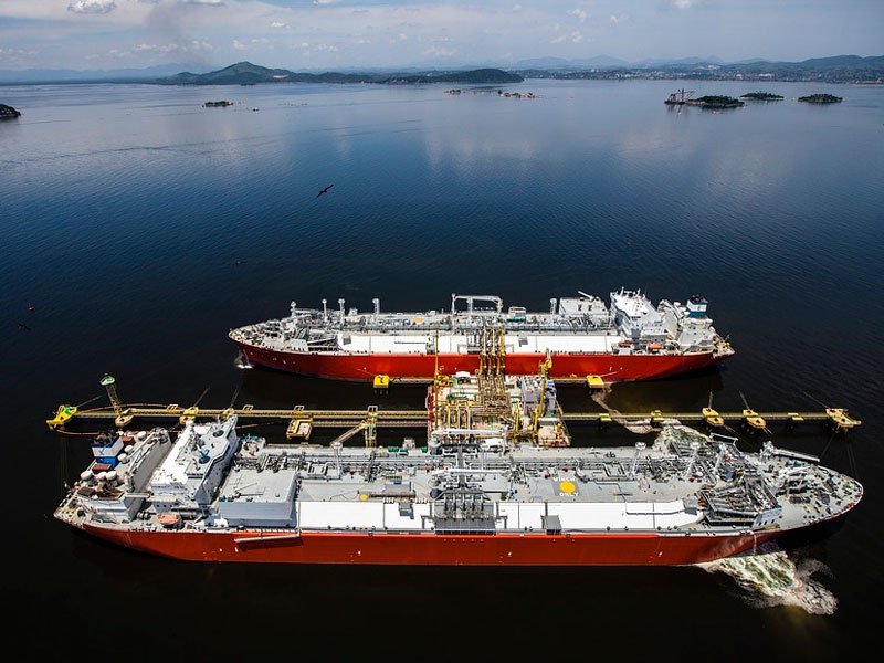 Танкеры с нефтью Танкеры с нефтью