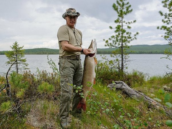 Владимир Путин на рыбалке в Тыве