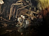 Спасатели на шахте «Мир» в Якутии