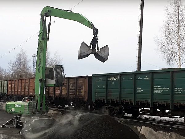 На въезде в Кузбасс на железной дороге создалась пробка из пустых вагонов На въезде в Кузбасс на железной дороге создалась пробка из пустых вагонов