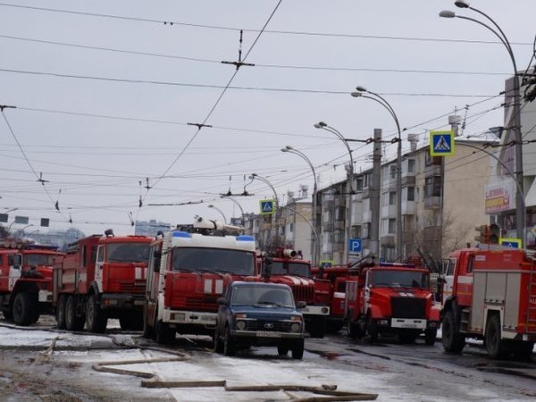 Пожарные машины возле «Зимней вишни»