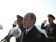 Владимир Путин на параде ВМФ в Петербурге