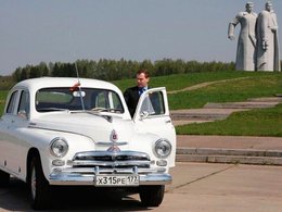 Дмитрий Медведев и его автомобиль