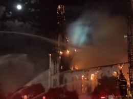 Сгоревшая из-за молнии церковь в Массачусетсе